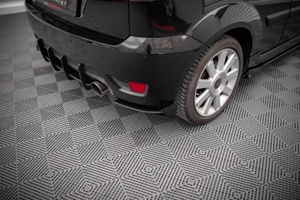 Maxton Design "Street Pro" boční difuzory pod zadní nárazník s křidélky pro Ford Fiesta ST Mk6, plast ABS bez povrchové úpravy, s červenou linkou Horká Nabídka