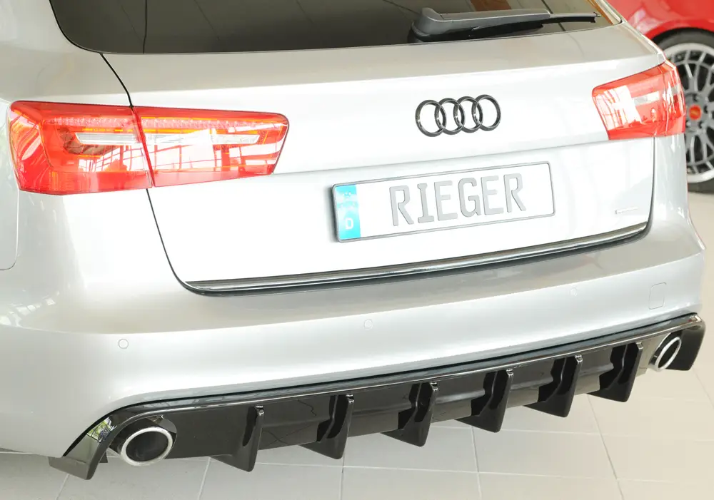 Rieger vložka zadního nárazníku (pro vozy s tažným zařízením) pro Audi A6 4G, C7 sedan, plast ABS lakovaný do černé lesklé barvy, pro originální koncovky vlevo a vpravo Vysoce Kvalitní