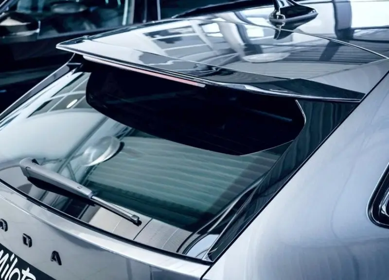 Střešní spoiler Škoda Octavia IV, RS Combi, r.v. 2020- černý lesklý Aktuální